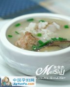 孕妇营养食谱：排骨粥的做法